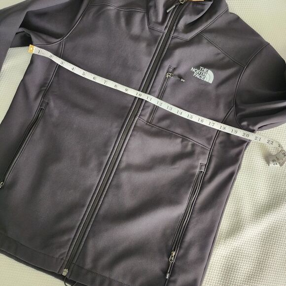 The North Face Men's Dark Black Performance Jacket - Picture 6 of 15